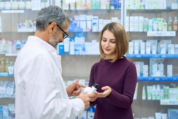 В Госдуме предложили полностью запретить работать иностранцам в аптеках