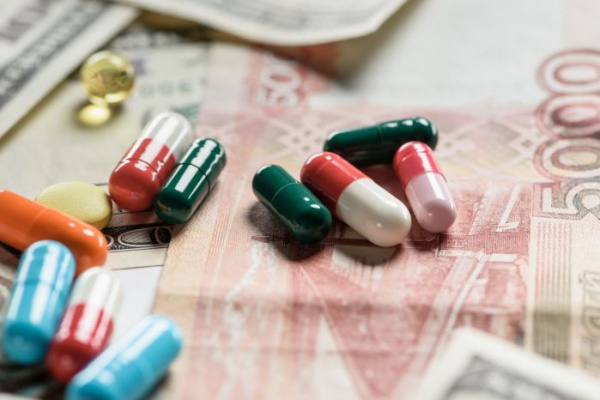 Сразу несколько дорогих лекарств появились в аптеках в прошлом году