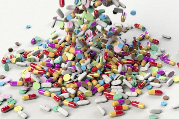 Аптечные ассоциации отрицают дефицит импортных лекарств